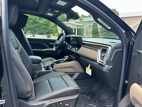 New 2026 GMC Canyon Denali w/ LPO, Denali Black Edition AWD/4WD image 42