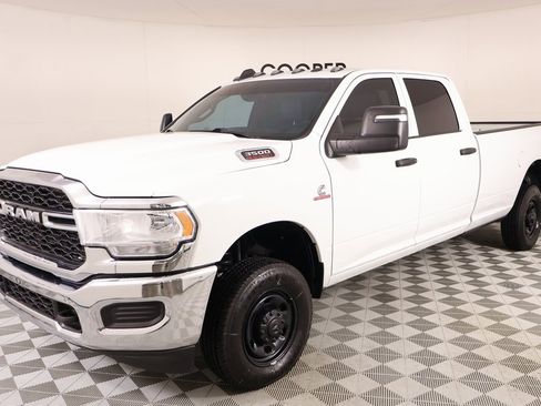 Used 2024 RAM 3500 Tradesman w/ Chrome Appearance Group image 10