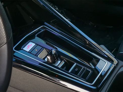 Used 2024 Volkswagen GTI SE image 18