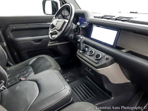 Used 2021 Land Rover Defender 110 SE image 30