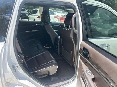 Used 2019 Jeep Grand Cherokee Overland RWD image 8