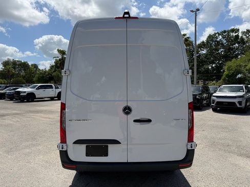 Used 2025 Mercedes-Benz Sprinter 2500 image 5
