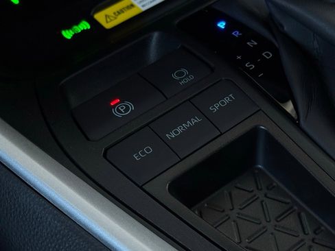 New 2025 Toyota RAV4 XLE image 31