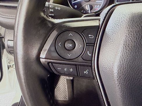 Used 2022 Toyota Camry SE w/ Convenience Package FWD image 14