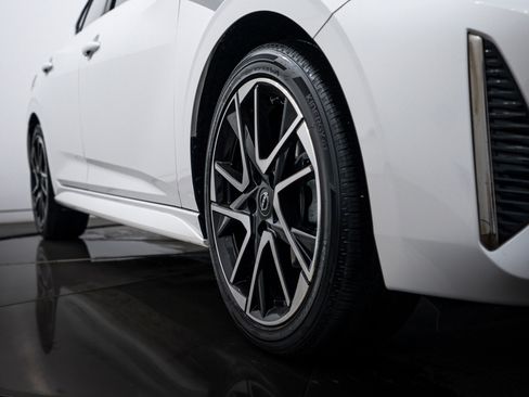 Used 2024 Nissan Sentra SR w/ SR Premium Package image 22