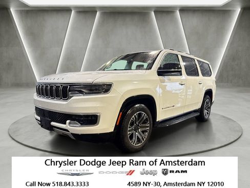 Used 2024 Jeep Wagoneer L Series II w/ Flexible Seating Group AWD/4WD image 1