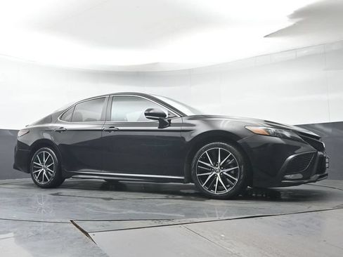 Certified 2023 Toyota Camry SE w/ Cold Weather Package AWD/4WD image 34