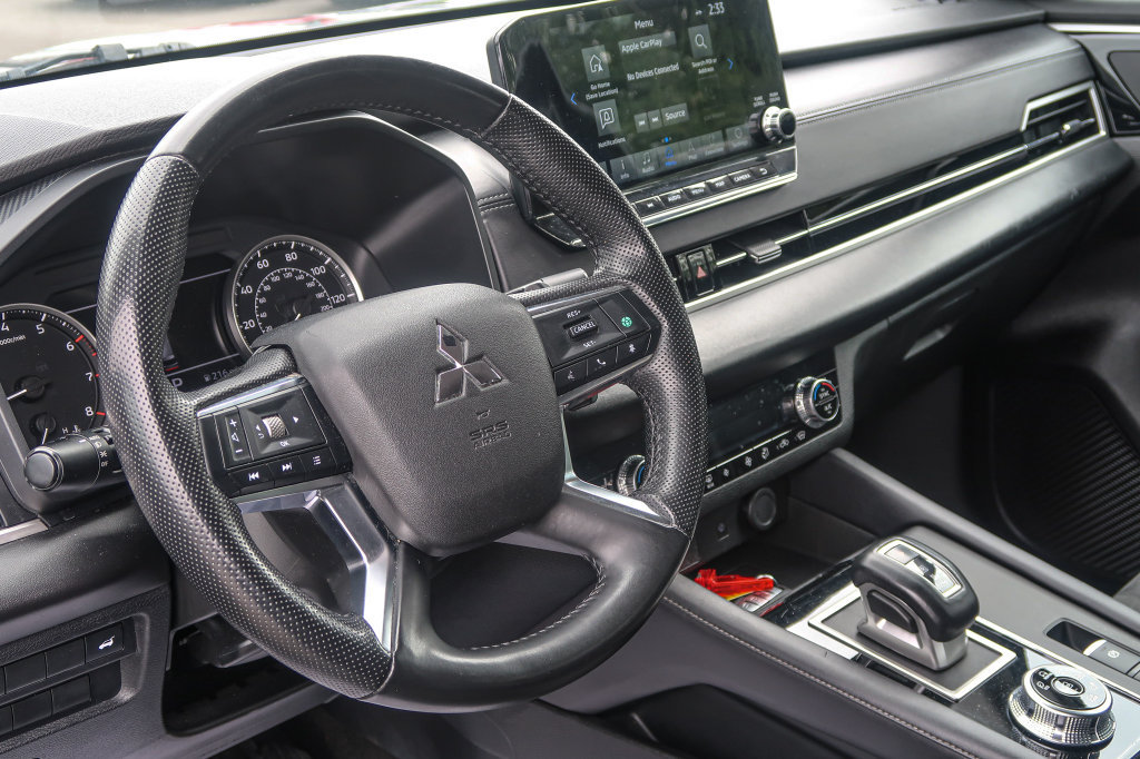 Used 2024 Mitsubishi Outlander AWD image 22