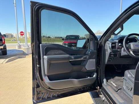 Used 2025 Ford F150 Platinum w/ FX4 Off-Road Package image 15