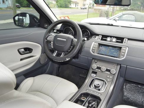 Used 2019 Land Rover Range Rover Evoque SE AWD/4WD image 27