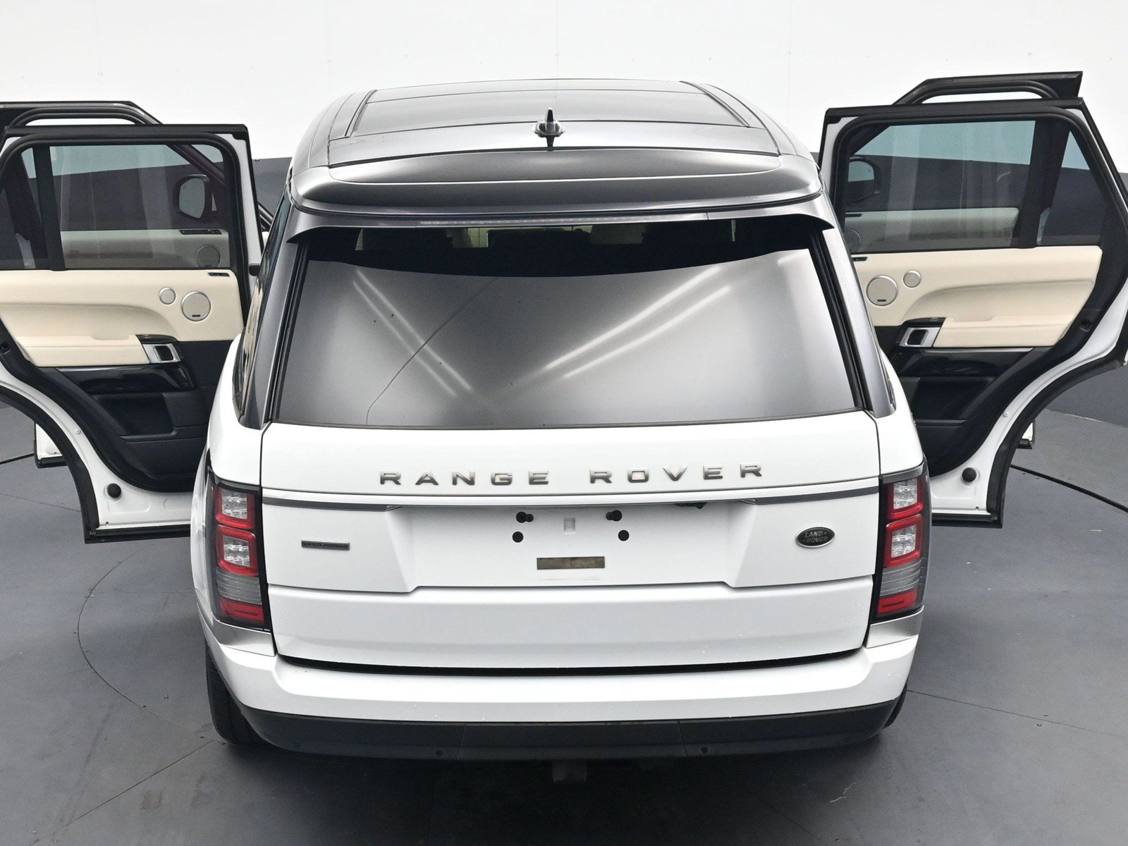 Used 2016 Land Rover Range Rover Supercharged AWD/4WD image 38