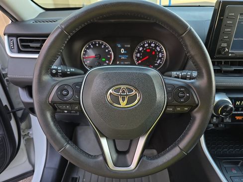 Used 2020 Toyota RAV4 XLE image 13