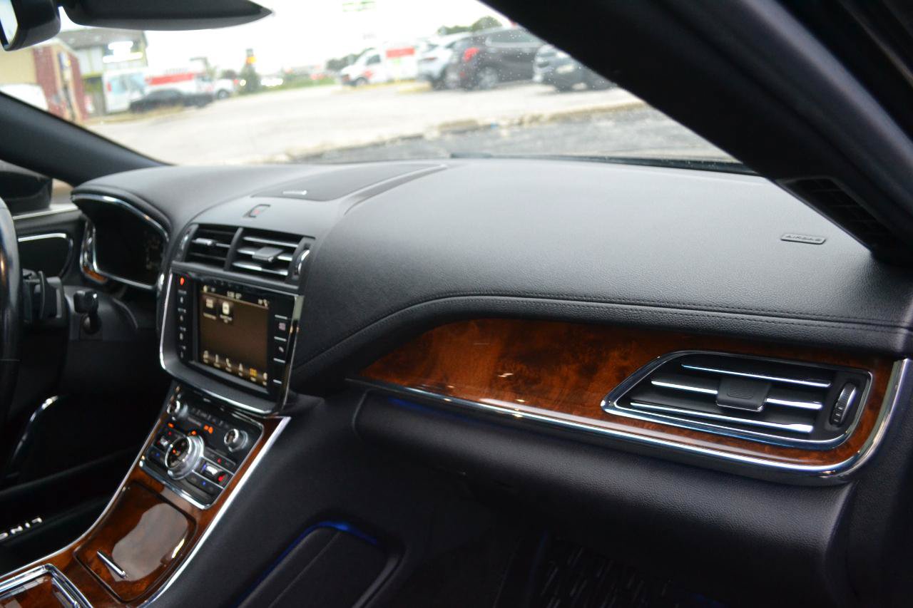 Used 2017 Lincoln Continental Reserve w/ Climate Package AWD/4WD image 27