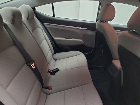 Used 2020 Hyundai Elantra SE FWD image 19
