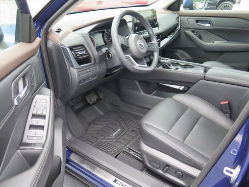Used 2022 Nissan Rogue SL w/ SL Premium Package FWD image 9