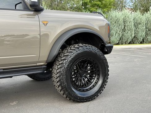 Used 2025 Ford Bronco Badlands AWD/4WD image 7