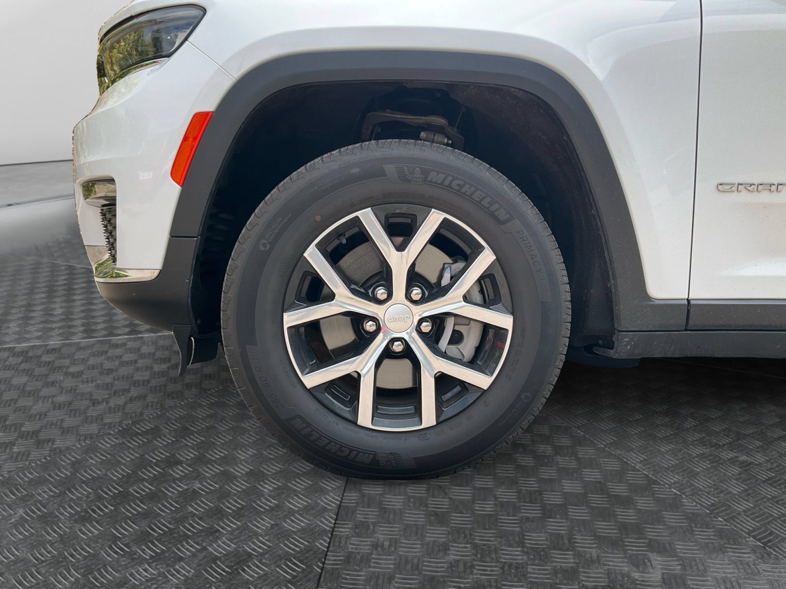Used 2024 Jeep Grand Cherokee L Limited w/ Trailer Tow Package AWD/4WD image 16