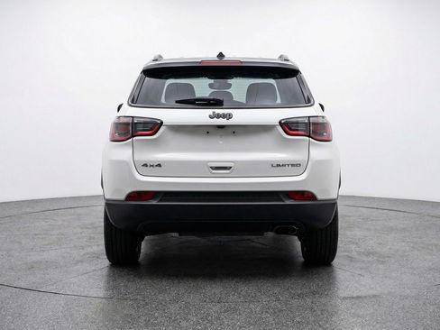 Used 2025 Jeep Compass Limited image 7