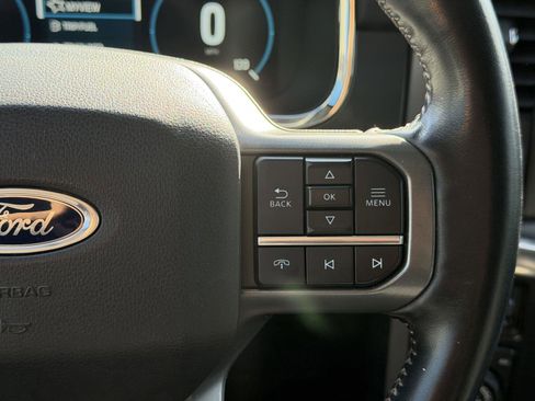 Used 2022 Ford F150 Lariat w/ Max Trailer Tow Package image 16