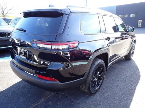 New 2025 Jeep Grand Cherokee L Laredo image 6