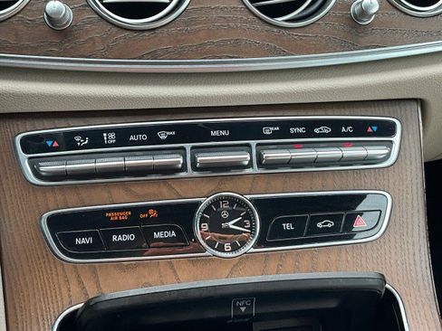 Used 2018 Mercedes-Benz E 300 4MATIC image 25