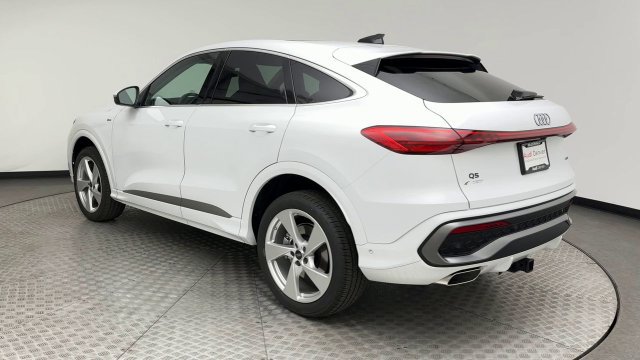 Used 2025 Audi Q5 Premium Plus AWD/4WD image 4