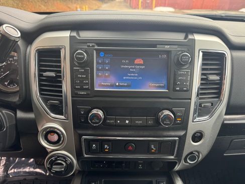 Used 2018 Nissan Titan SV w/ SV Convenience Package image 25