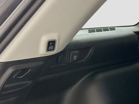 Used 2023 Jeep Grand Cherokee Limited w/ Black Appearance Package image 31