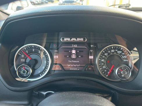 Used 2023 RAM 1500 Big Horn AWD/4WD image 32