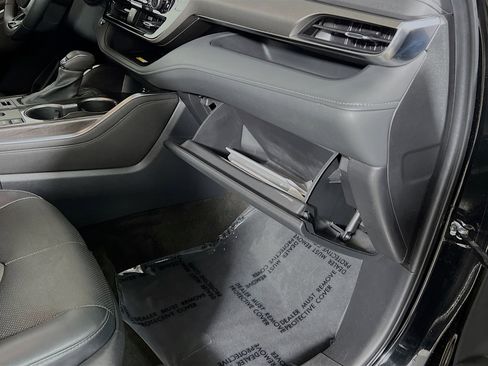 Used 2023 Toyota Highlander Limited image 35