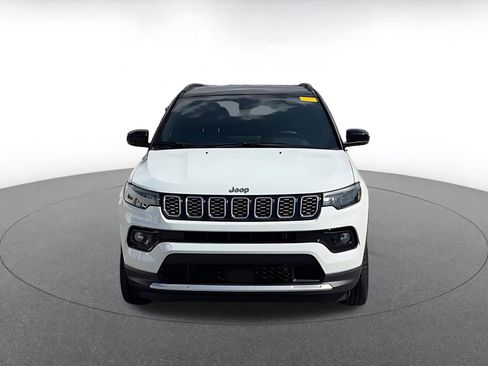 Used 2025 Jeep Compass Limited image 4