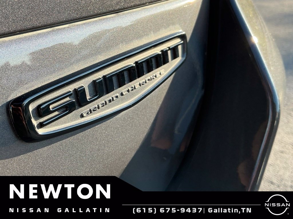 Used 2024 Jeep Grand Cherokee L Summit w/ High Altitude Package AWD/4WD image 10