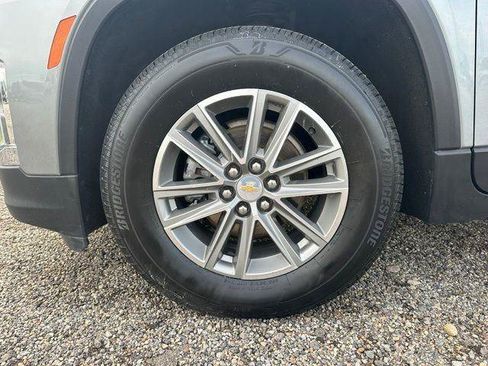Used 2023 Chevrolet Traverse LT FWD image 27