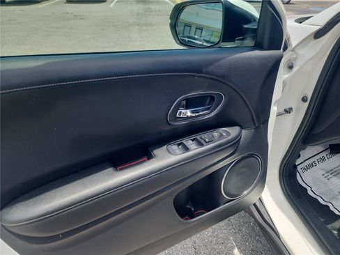 Used 2019 Honda HR-V EX-L image 11