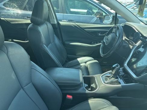 Used 2023 Subaru Outback Limited image 3