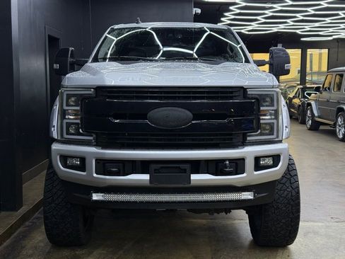 Used 2019 Ford F250 Lariat image 2