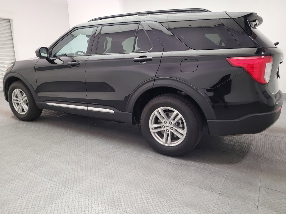 Used 2024 Ford Explorer XLT w/ Equipment Group 202A AWD/4WD image 3