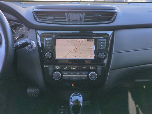 Used 2020 Nissan Rogue SV w/ Sun & Sound Touring Package image 33