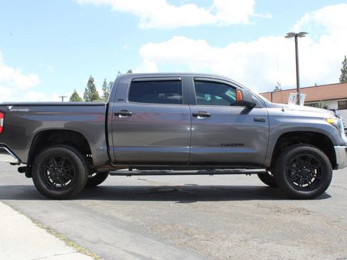 Used 2018 Toyota Tundra SR5 w/ SR5 Upgrade Package image 7