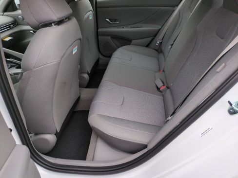 New 2026 Hyundai Elantra SE FWD image 34