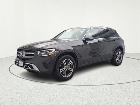 Used 2021 Mercedes-Benz GLC 300 4MATIC image 3