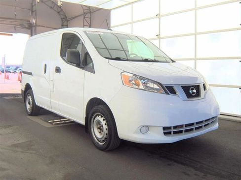 Used 2020 Nissan NV200 S image 3