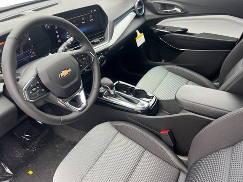 New 2026 Chevrolet Trax LT w/ Driver Confidence Package FWD image 7