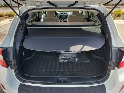 Used 2017 Subaru Outback 2.5i Premium image 17