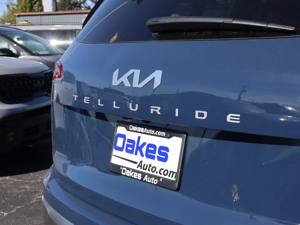 New 2025 Kia Telluride S FWD image 8