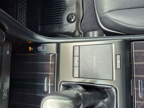 Used 2023 Lexus GX 460 Premium w/ Accessory Package AWD/4WD image 7