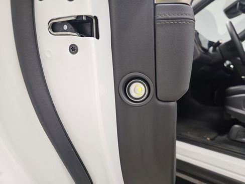 Used 2025 Rivian R1S Adventure image 32