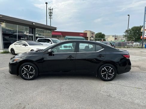 Used 2024 Nissan Sentra SV FWD image 2