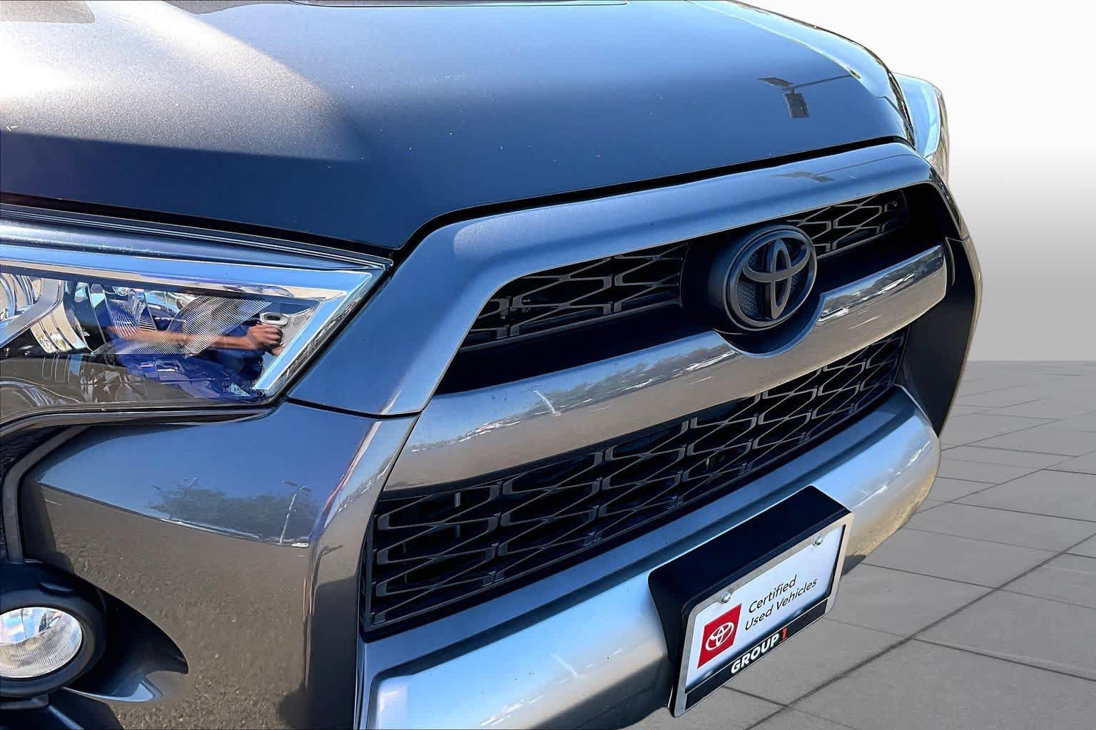 Used 2018 Toyota 4Runner TRD Off-Road w/ Convenience Package AWD/4WD image 29