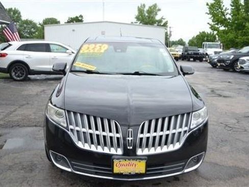 Used 2011 Lincoln MKT AWD w/ 101A Rapid Spec Order Code image 3